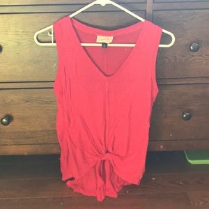 pink/red tank top